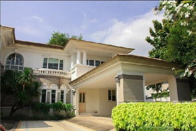 ให้เช่าบ้านเดี่ยว 2 ชั้นโครงการนันทวัน ศรีณครินทร์ 370 ตร.ว พร้อมสระว่ายน้ำ 