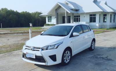 Toyota Yaris 1.5E Auto สีขาว ปี 2016