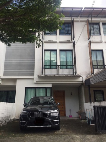 ให้เช่าทาวน์โฮม 23000 อารียา โมวา เกษตร-นวมินทร์ 3 ชั้น เนื้อที่ 28 ตร.วา 3 นอน 3 น้ำ 2 ที่จอดรถ