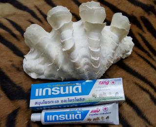 แกรนเด้ สบู่ฝ้า-คราบแดด ใช้คู่กับ ครีมนาคาเบลฝ้า-คราบแดด Whitening, Moisturizing  สำหรับผิวที่หมองคล้ำ รูขุมขนกว้าง ผู้ที่แต่งหน้าจัด ฝ้าเลือด ฝ้าแดดและ กลุ่มคนที่โดนแสงแดดหรือแสงจากหลอดไฟฟ้า ใช้แล้วปลอดภัย!!! “นุ่ม เนียน เด้ง อย่างที่ไม่เคยมีมาก่อน