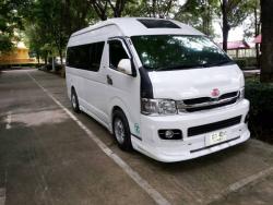 เช่ารถอัลพาร์ต (Alphard) เช่ารถตู้ VIP TV DVD พร้อมด้วยพนักงานขับรถที่มีประสบการณ์และคุณภาพ ภายในกว้างขวางนั่งสบายด้วยเบาะVIP9-10 ที่นั่งราคาเพียง1,500 บาทและ เบาะ11-14ที่นั่งราคา1,800-2,000 บาทพร้อมรถตู้แบบ LUXULY ไม่เกิน 9 ที่นั่ง ในราคาเริ่มที่2,200บาท