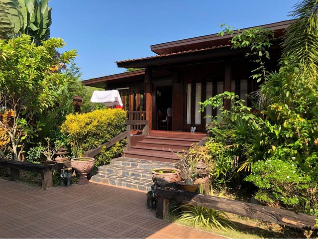 ขายบ้านสวน 2 หลัง ที่ดิน 1 - 0 - 73 ไร่ หนองคาย สามารถเปิดเป็นร้านอาหาร  ร้านกาแฟคาเฟ่ในสวนได้สบาย