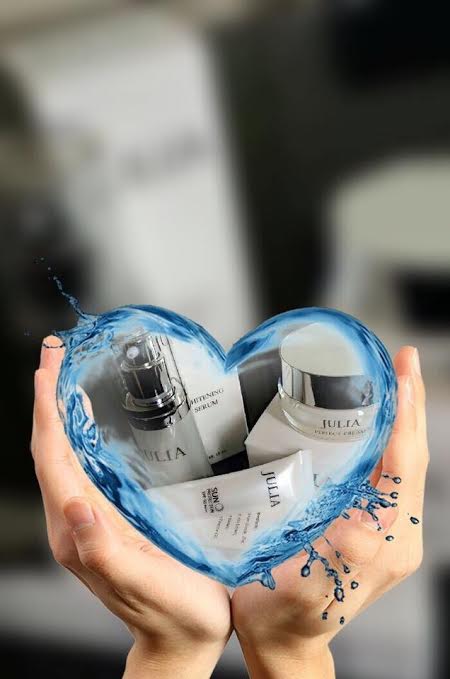 JULIA  PERFECT CREAM ผลิตภัณฑ์ครีมบำรุงผิว เผยผิวขาวกระจ่างใส ไร้ริวรอย อ่อนโยนและ ปลอดภัย