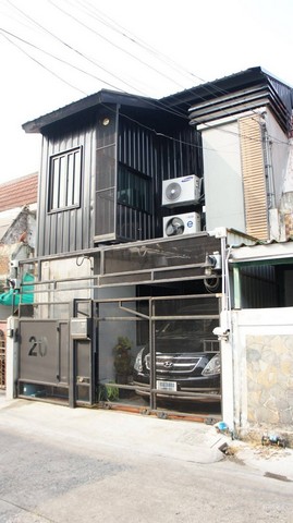 ขายทาวน์เฮาส์ 2 ชั้น 22 ตรว 3 ห้องนอน ลาดปลาเค้า ใกล้วังหิน