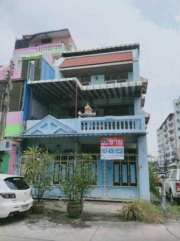 ทาวน์เฮาส์ 4 ชั้น ซ.บรมราชชนนี 6  ใกล้เซ็นทรัลปิ่นเกล้า