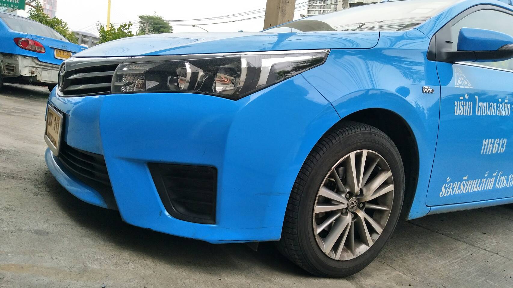 ให้เช่าแท็กซี่ **Toyota Altis** สีฟ้าเกียร์ออโต้ รุ่นใหม่ค่าเช่าถูกควงทั้งวัน