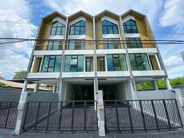 ขายโฮมออฟฟิศ4ชั้นย่านอุดมสุข สุขุมวิท101ทับ1 ใกล้BTSอุดมสุข